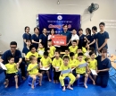 Hội Cứu trợ trẻ em tàn tật Việt Nam trao tặng quà cho các cháu khuyết tật tại Trung tâm Dạy nghề nhân đạo và tạo việc làm cho trẻ em tàn tật Việt Nam và Nhà Cứu trợ TEKTTT Ngôi nhà hạnh phúc
