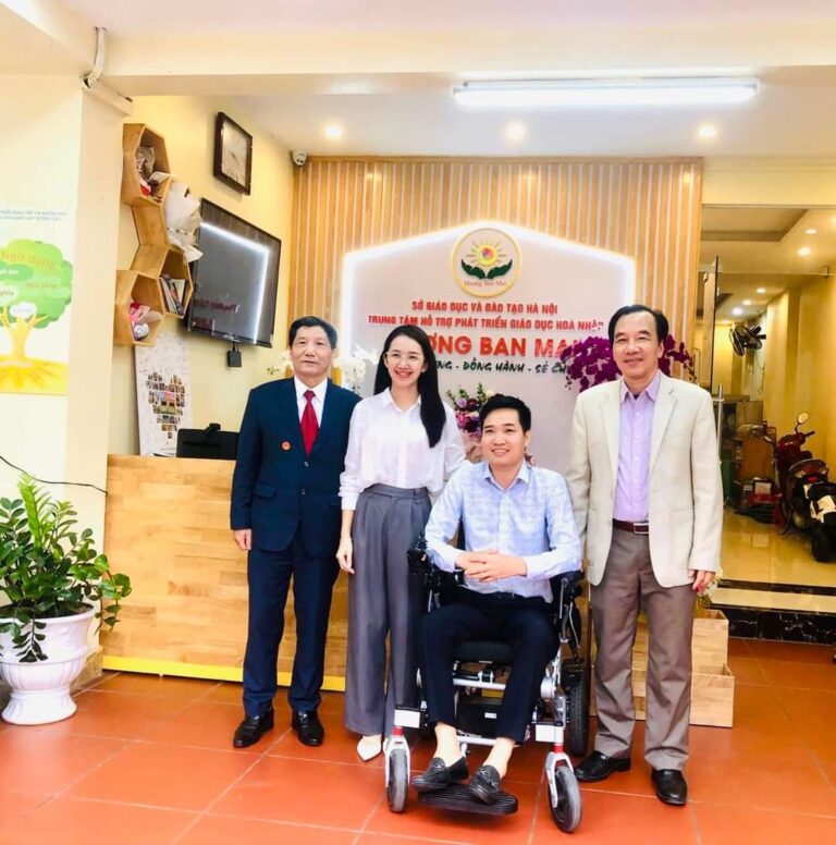 Hội Cứu trợ trẻ em tàn tật Việt Nam thăm và làm việc với Trung tâm Hương Ban Mai.