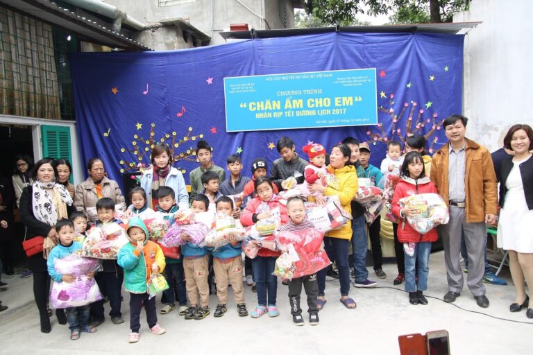 HỖ TRỢ NGƯỜI KHUYẾT TẬT CẢI THIỆN CUỘC SỐNG