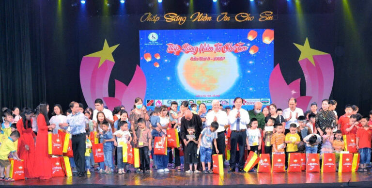 “Chắp cánh ước mơ cho trẻ em khuyết tật”