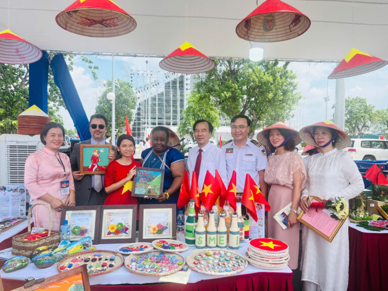 Sản phẩm của trẻ em khuyết tật tại đơn vị thuộc Hội được trưng bày tại Triển lãm thành tựu đất nước “80 năm Hành trình Độc lập – Tự do – Hạnh phúc”