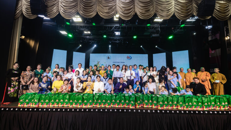 Chương trình “Chắp cánh ước mơ cho trẻ em khuyết tật ” và Dự án “Vì nụ cười trẻ em” năm 2025 chạm trái tim yêu thương của cộng đồng