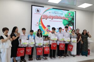 Quà Và Học Bổng