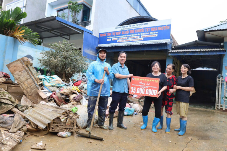 Kịp thời Cứu trợ khắc phục hậu quả sau bão lũ số 11 (Matmo)