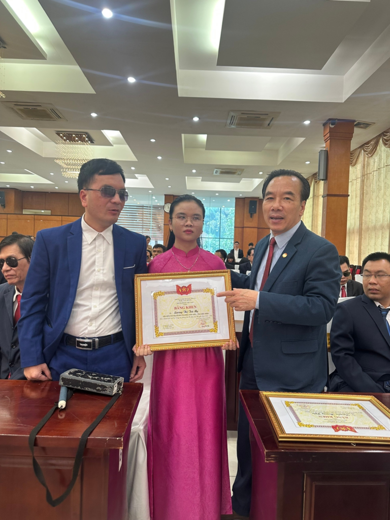 Ánh sáng từ nghị lực và niềm tin