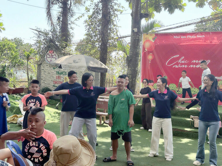 Đa dạng các hoạt động trợ giúp, chăm lo Tết cho đối tượng yếu thế.