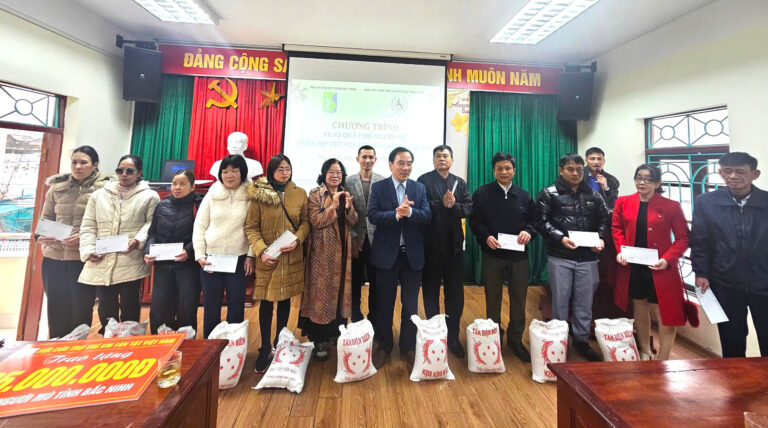 Tết sẻ chia – Xuân yêu thương đến Hội viên Hội Người Mù tỉnh Bắc Ninh.