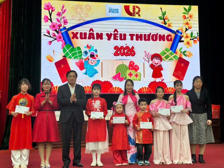 Trao tặng 120 suất quà “Xuân Yêu thương” 2026 cho trẻ em xã Bình An, tỉnh Ninh Bình.