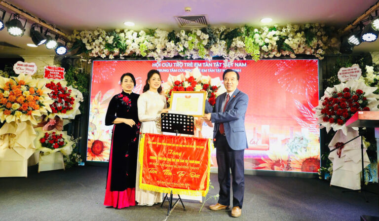 Ba mươi năm vun đắp yêu thương Trung tâm Cứu trợ trẻ em tàn tật Nam Định