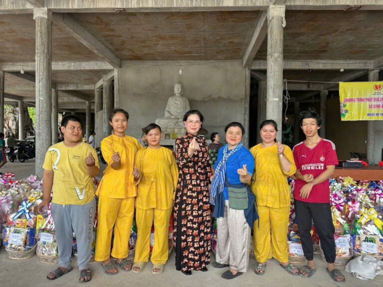 Mùa xuân – mùa của sự sẻ chia