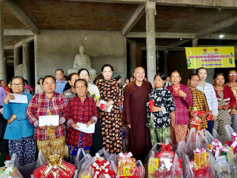 Chuyến xe nghĩa tình vùng biên Kiên Giang